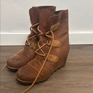 Sorel Brown Lace Up Boots with Suede Finish